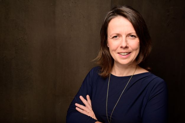 Gesunde Teams Anna Schmidt Systemische Organisationsberaterin & Coach DozentinDozentin HMKW Hochschule für Medien, Kommunikation und Wirtschaft